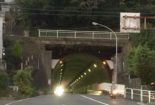 昭和40年の市電と山手トンネル